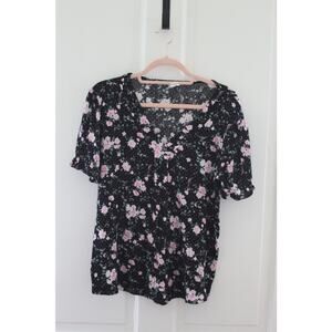 Women's Size: Medium 7th Ray Short Sleeve VNeck Shirt Dark Blue with Pink Roses